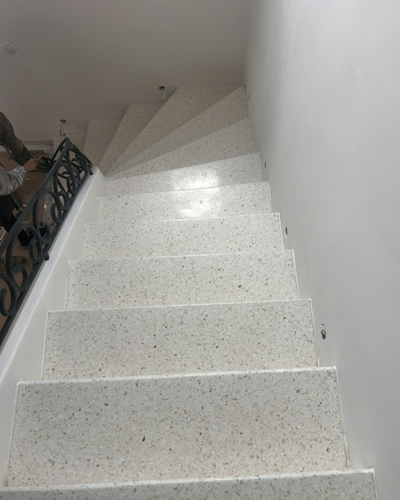 Escalier en granito vu du haut.